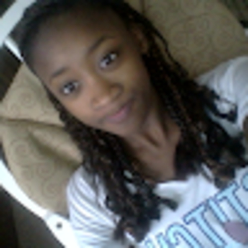 Meet your Posher, Alexis